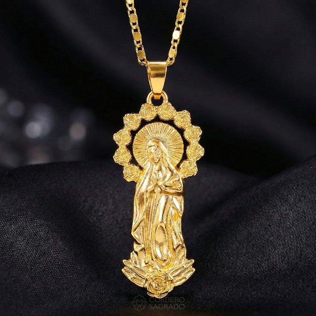 Collar Virgen de Guadalupe Rosalía para Mujer - Baño de Oro 18k