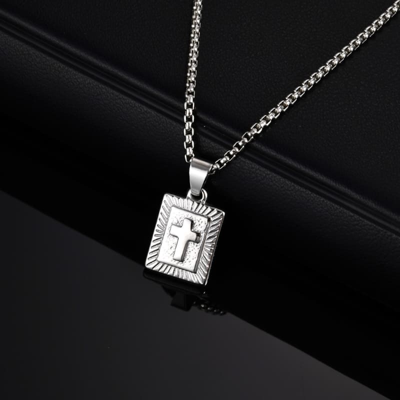 Collar Cruz Minimalista para Hombre - Acero Inoxidable